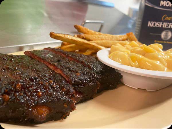 Smoked rib plate at Greg's BBQ in Belen
